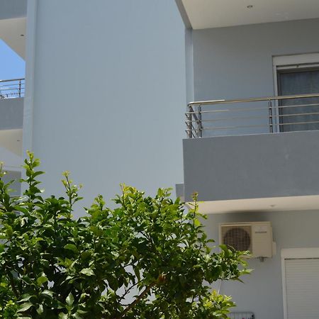 יאליסוס Economisa Apartments מראה חיצוני תמונה